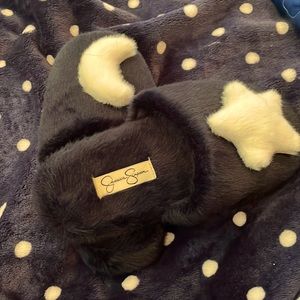 NWOT Navy and White Slippers. Super cute and soft.